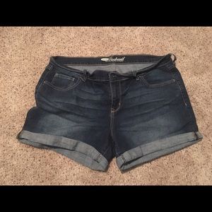 Old navy boyfriend shorts size 16